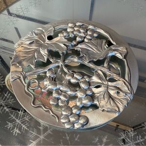 1990 Seagull Pewter Canada Grapes on the Vine Design Trivet/Wine Bottle Stand